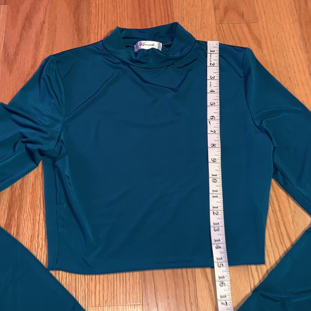 Revamped Mock turtleneck Crop Long Sleeve Shirt S - Picture 4 of 6
